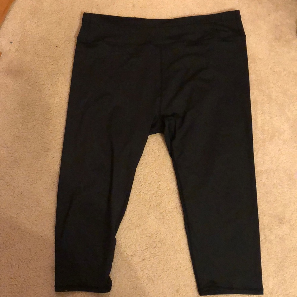Fabletics Black Capri Workout Pants